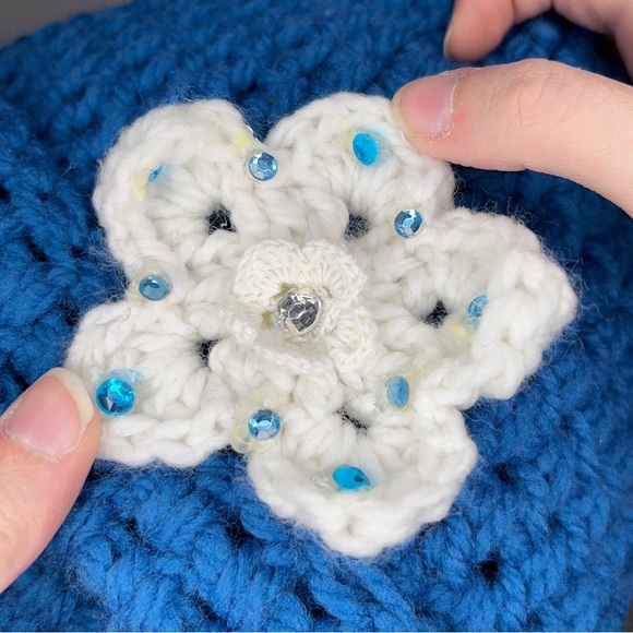 NWOT Handmade Crochet Toque with Crochet Flower Gem Detailing - Picture 2 of 2